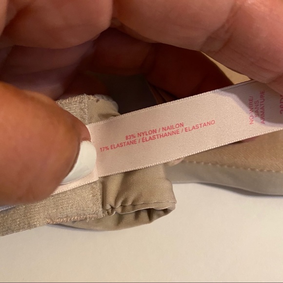 Victoria’s Secret lightly lines wireless bra 36DD - Picture 3 of 9